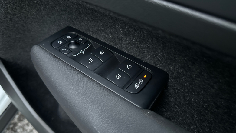 Volvo XC40 2.0 B3P Plus Black Edition 5dr Auto Petrol Estate